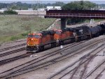 BNSF 7131, 6924 + NS 9118